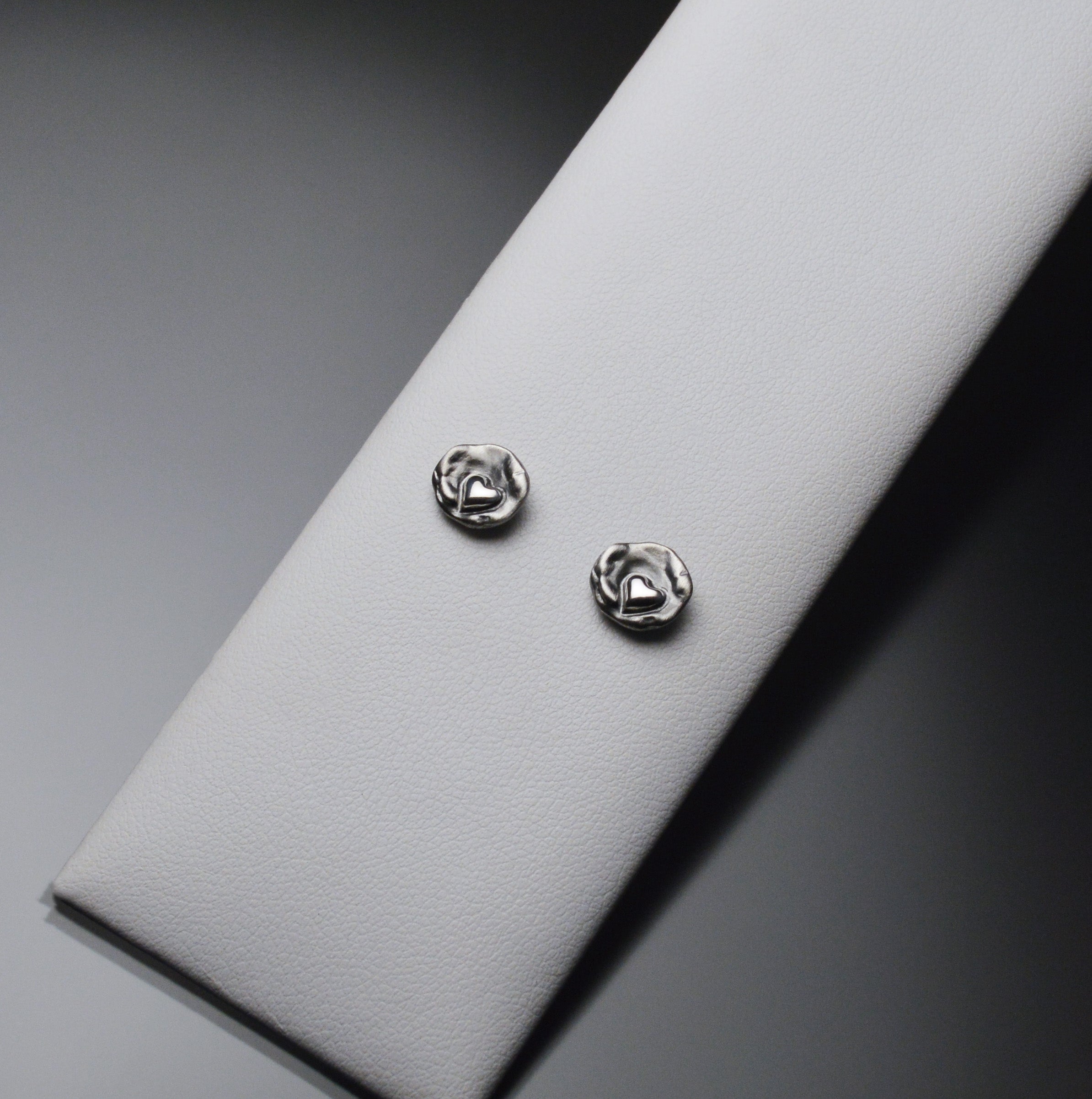 Sardara Watercast Heart Stud Earrings