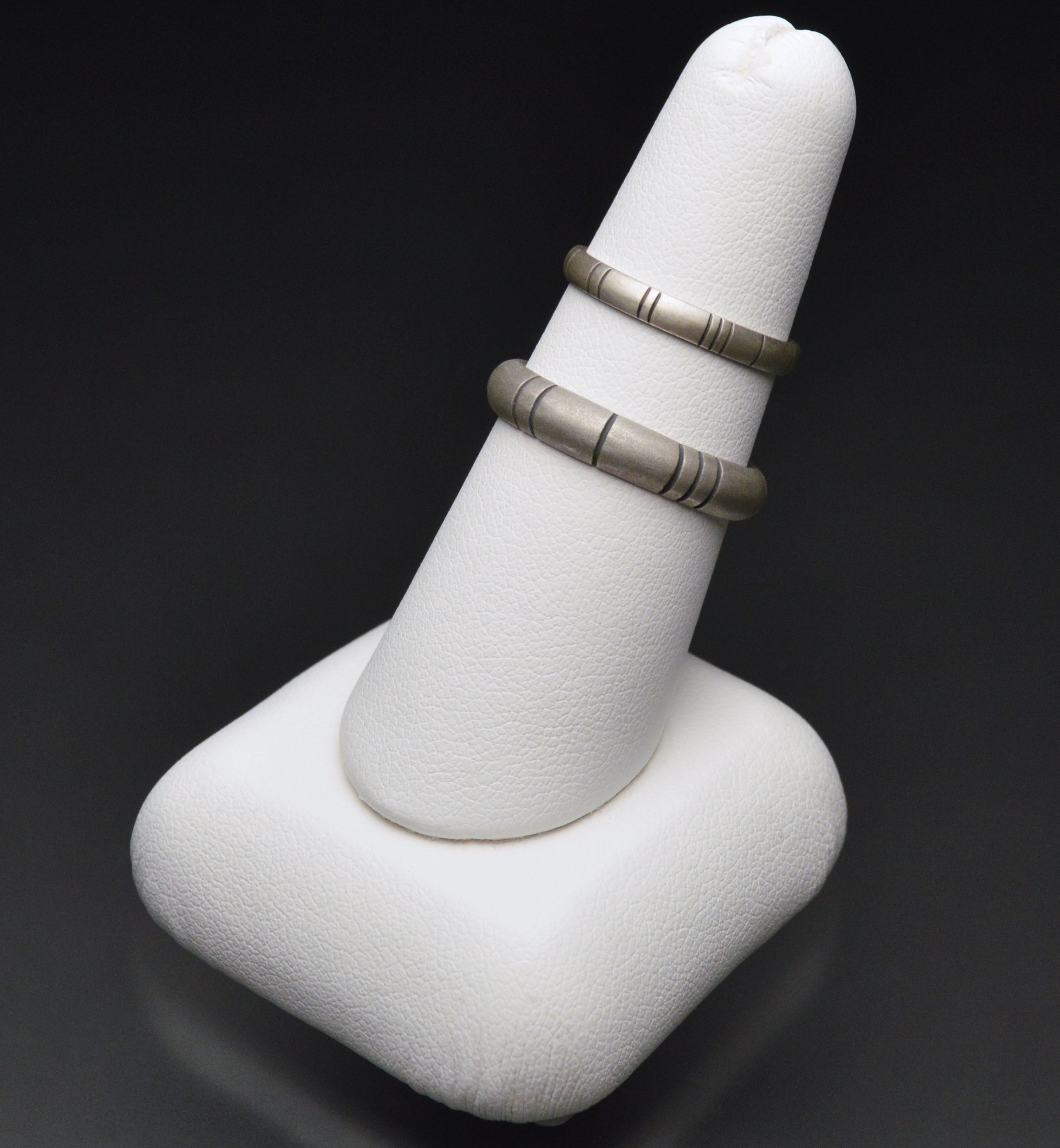 Vertical Line Band Ring