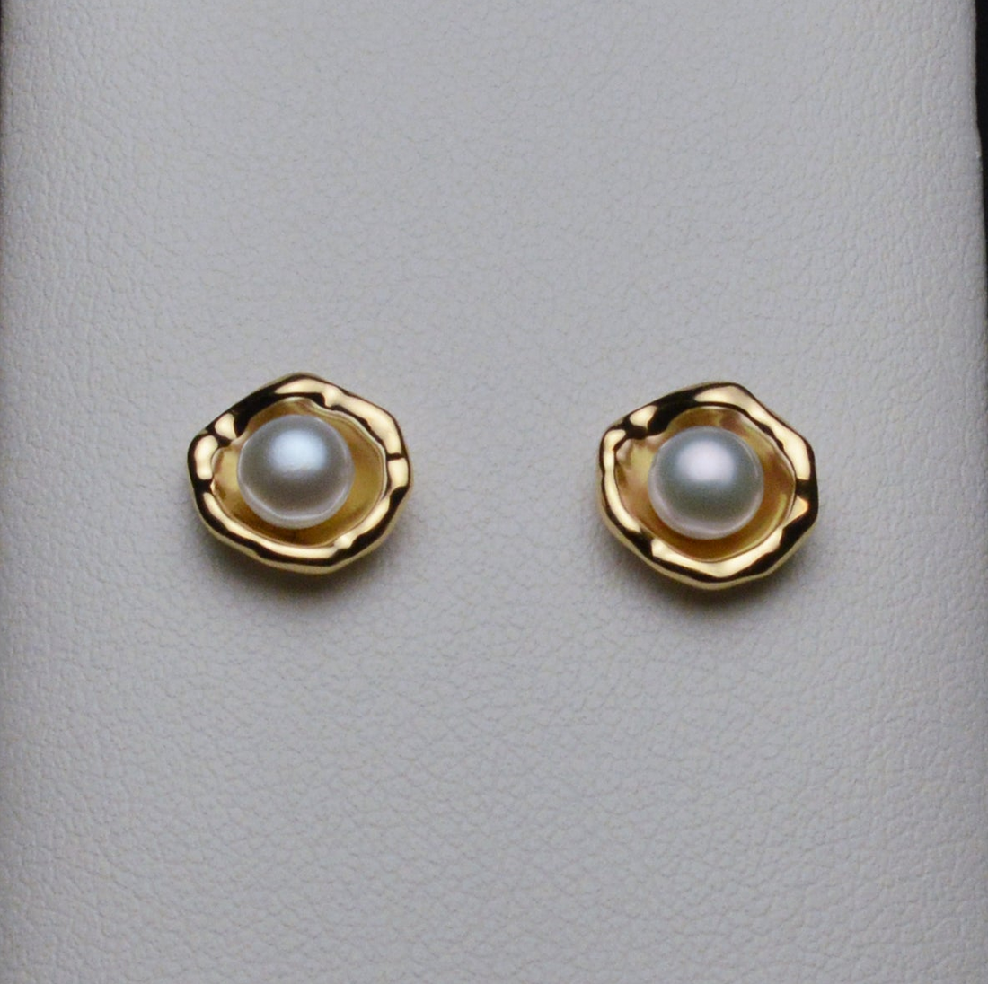 Gold Sanibel Watercast Pearl Earrings