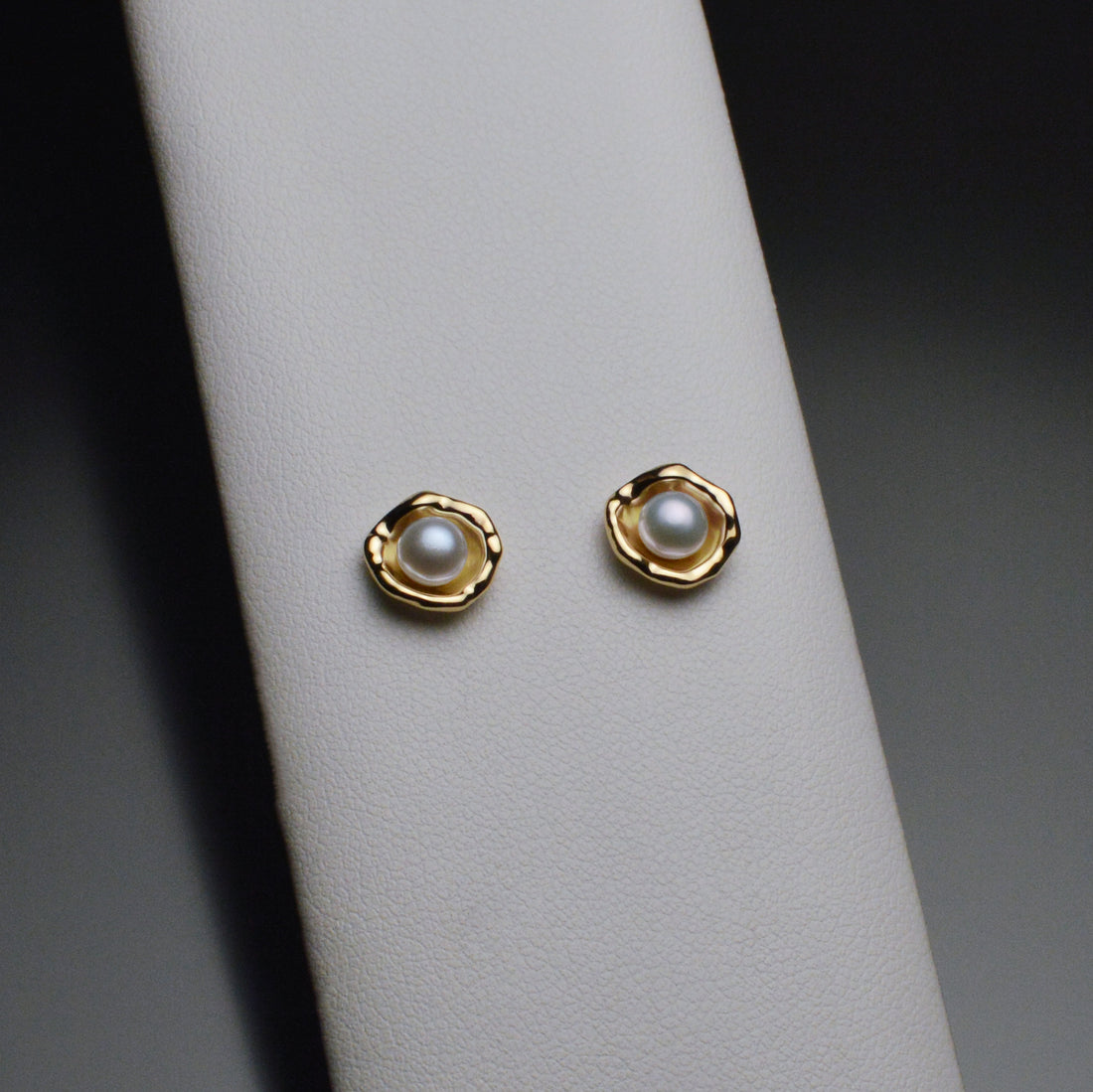 Gold Sanibel Watercast Pearl Earrings