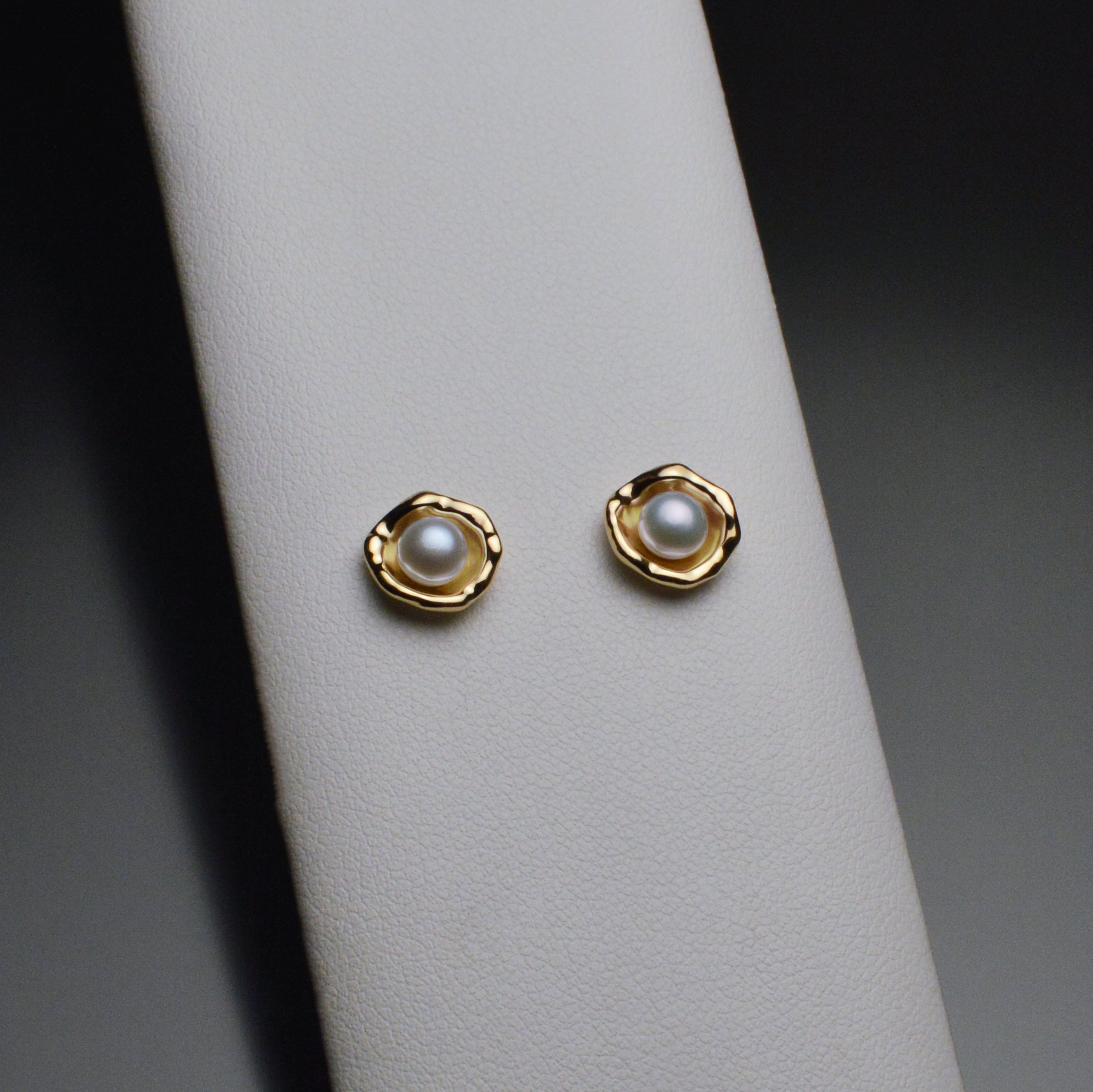 Gold Sanibel Watercast Pearl Earrings