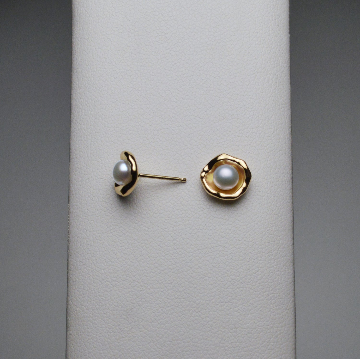 Gold Sanibel Watercast Pearl Earrings