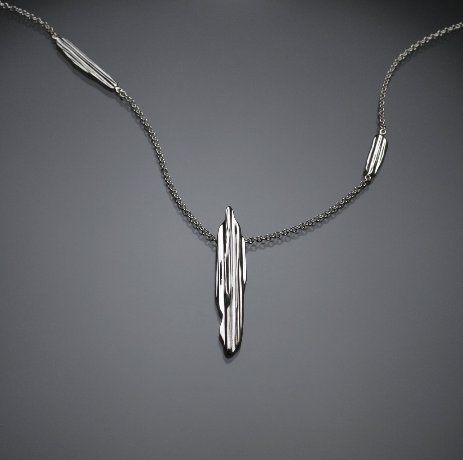 Belluno Strawcast Pendant with Accents