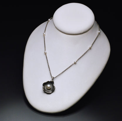 Chia Watercast Pendant with Pearls in Chain