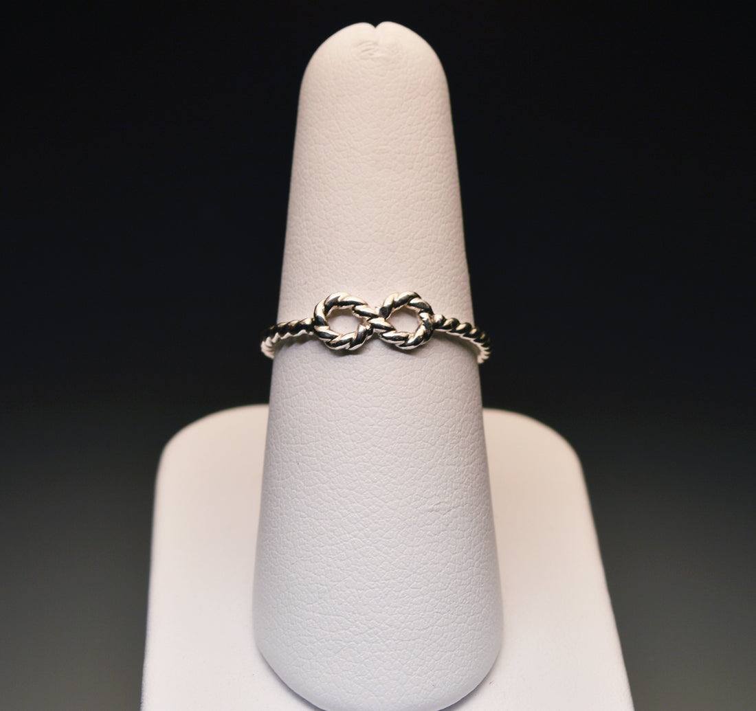 Twisted Infinity Ring