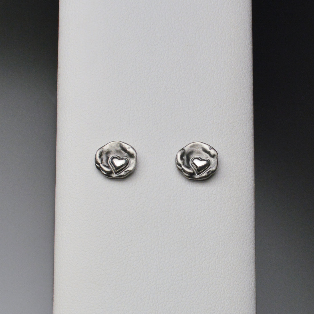 Sardara Watercast Heart Stud Earrings