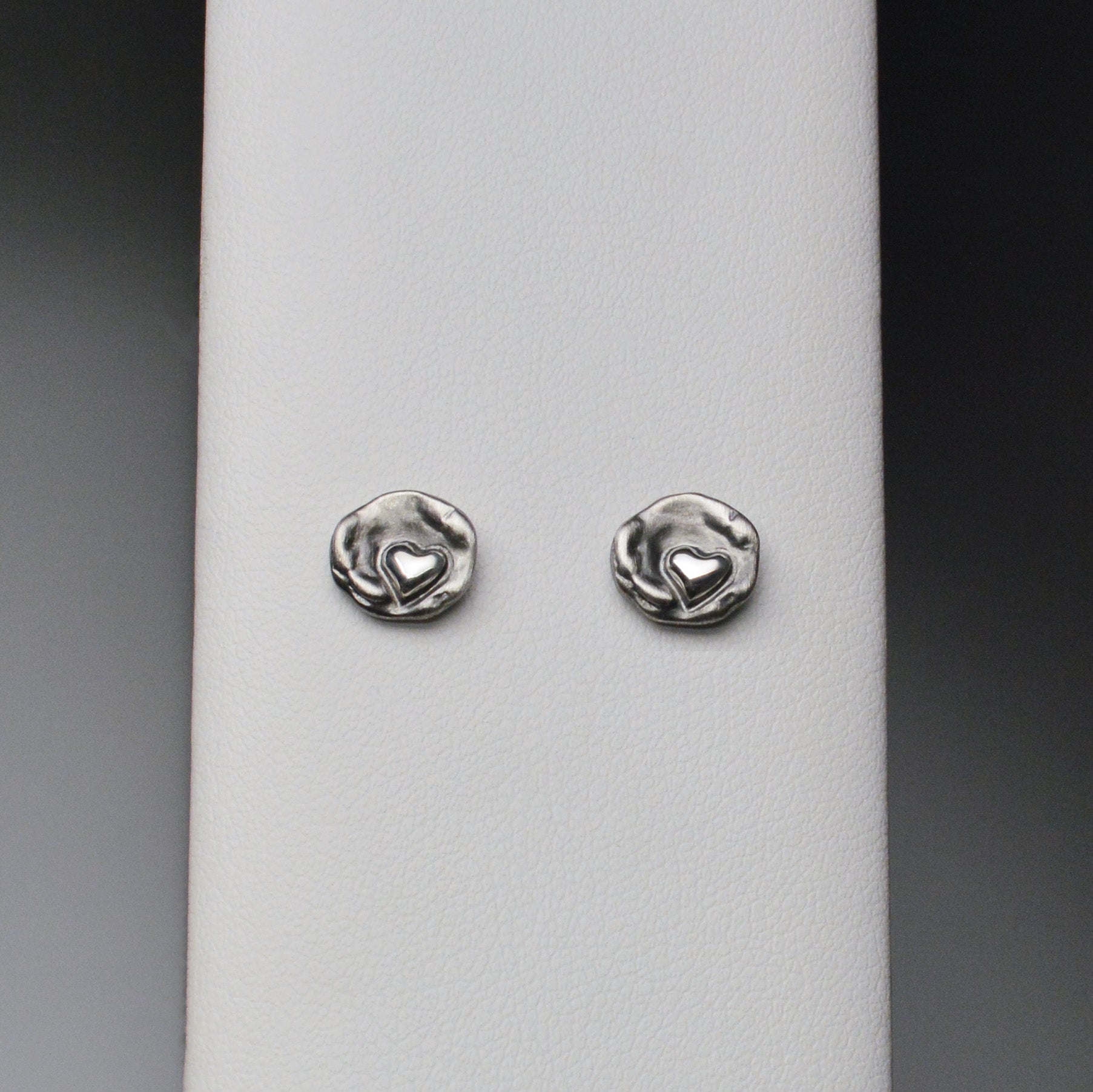 Sardara Watercast Heart Stud Earrings