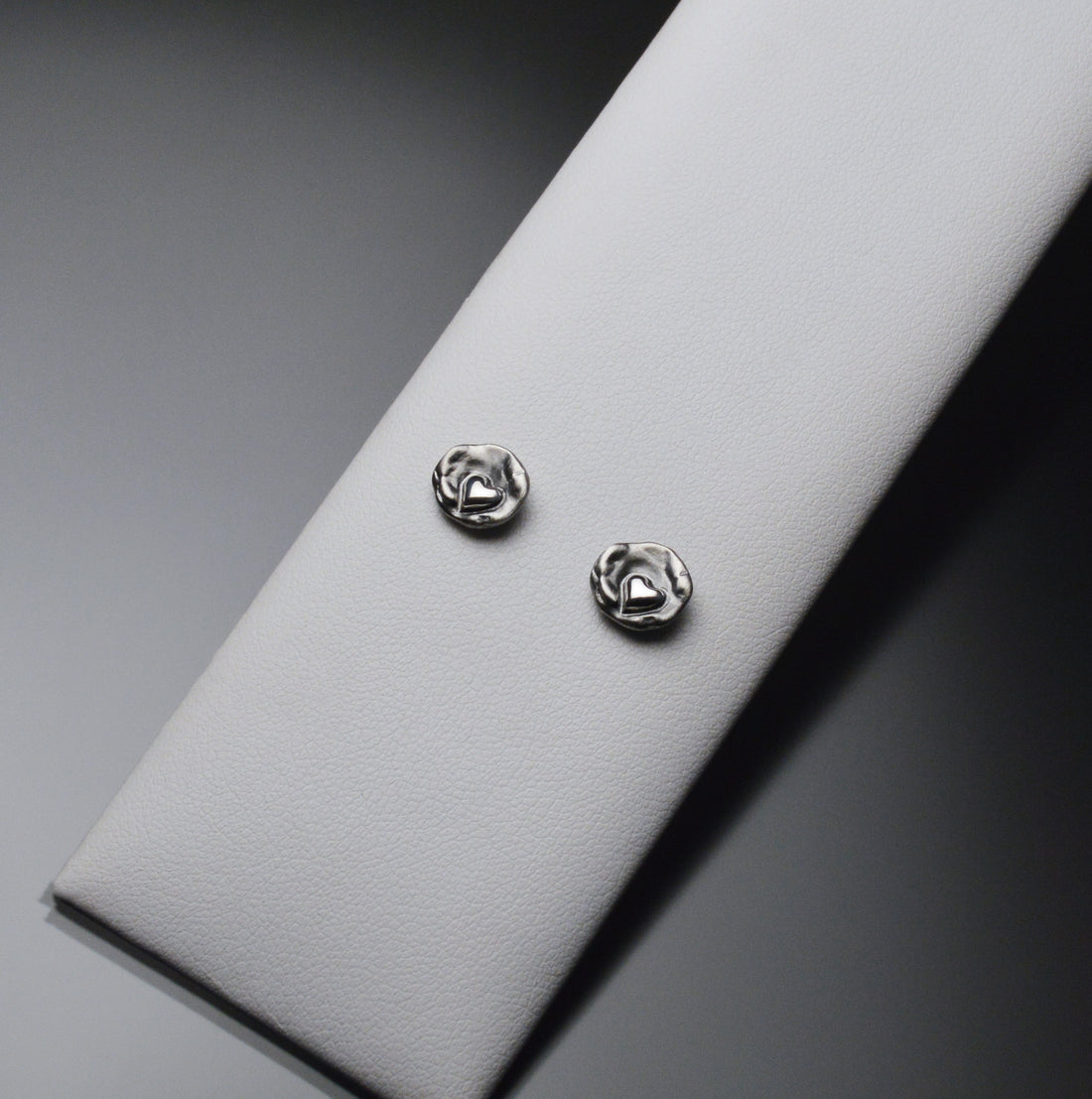 Sardara Watercast Heart Stud Earrings