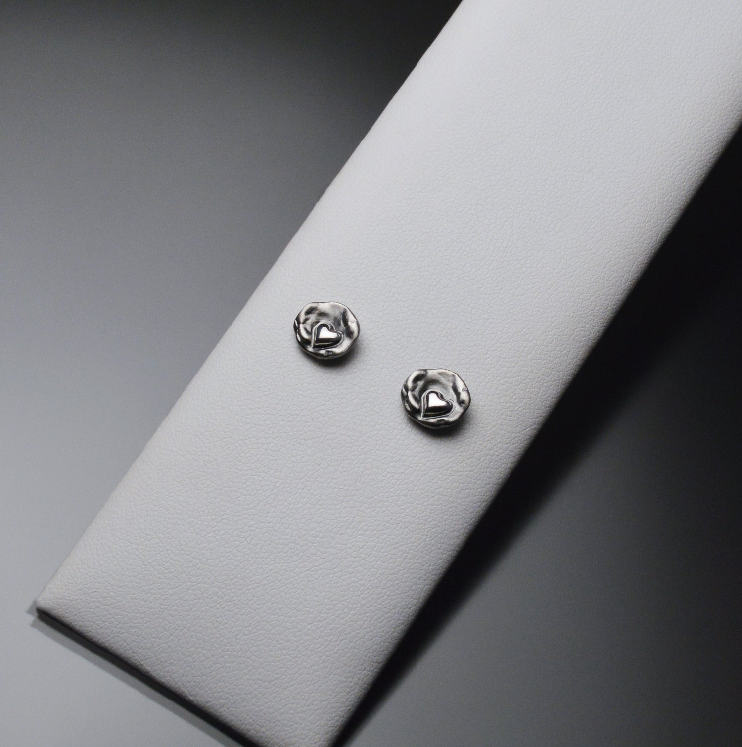 Sardara Watercast Heart Stud Earrings