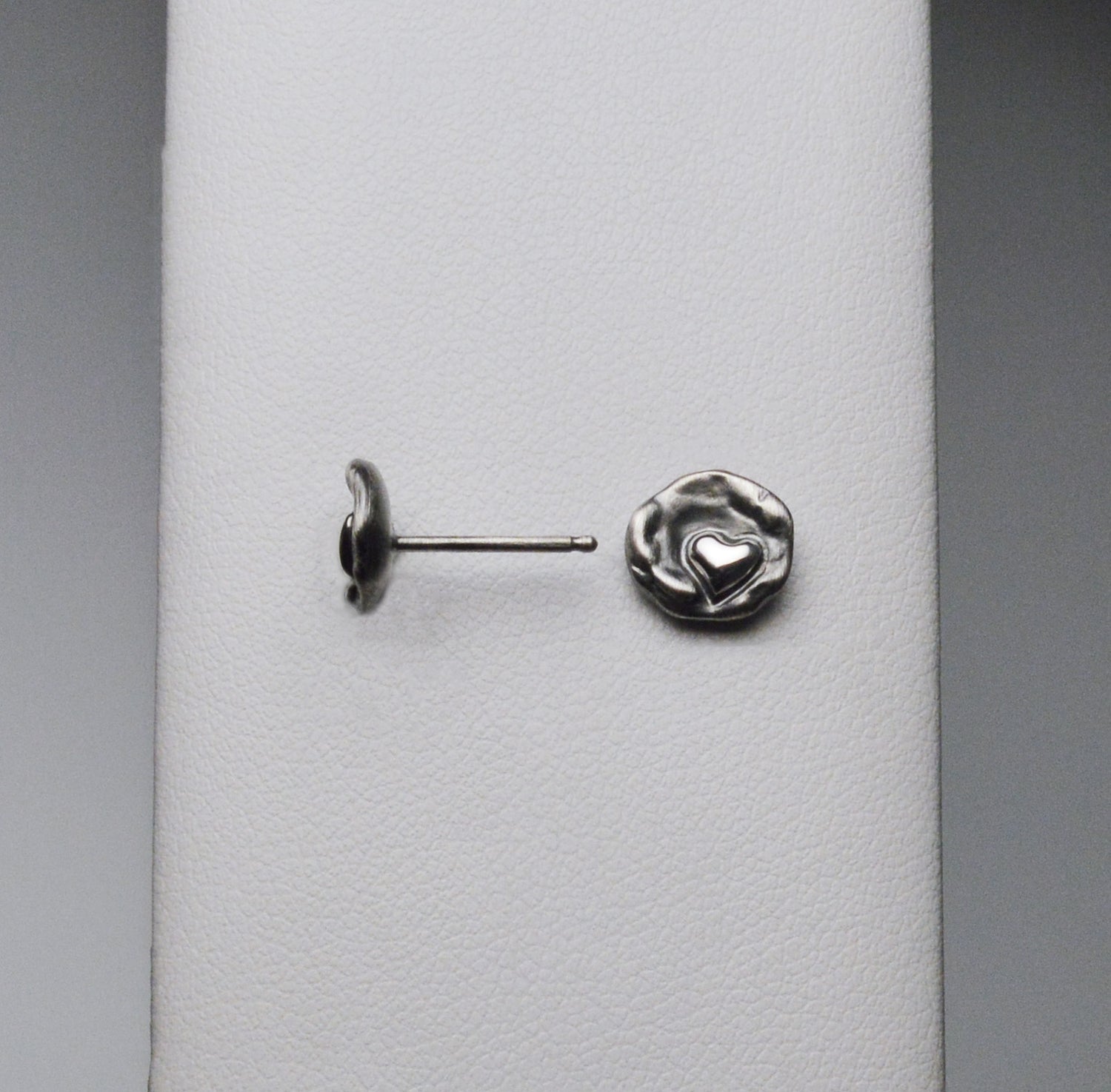 Sardara Watercast Heart Stud Earrings