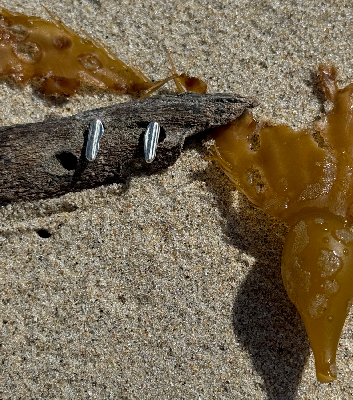 Strawcast Bar Stud Earrings (Small)