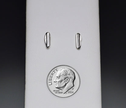 Strawcast Bar Stud Earrings (Small)