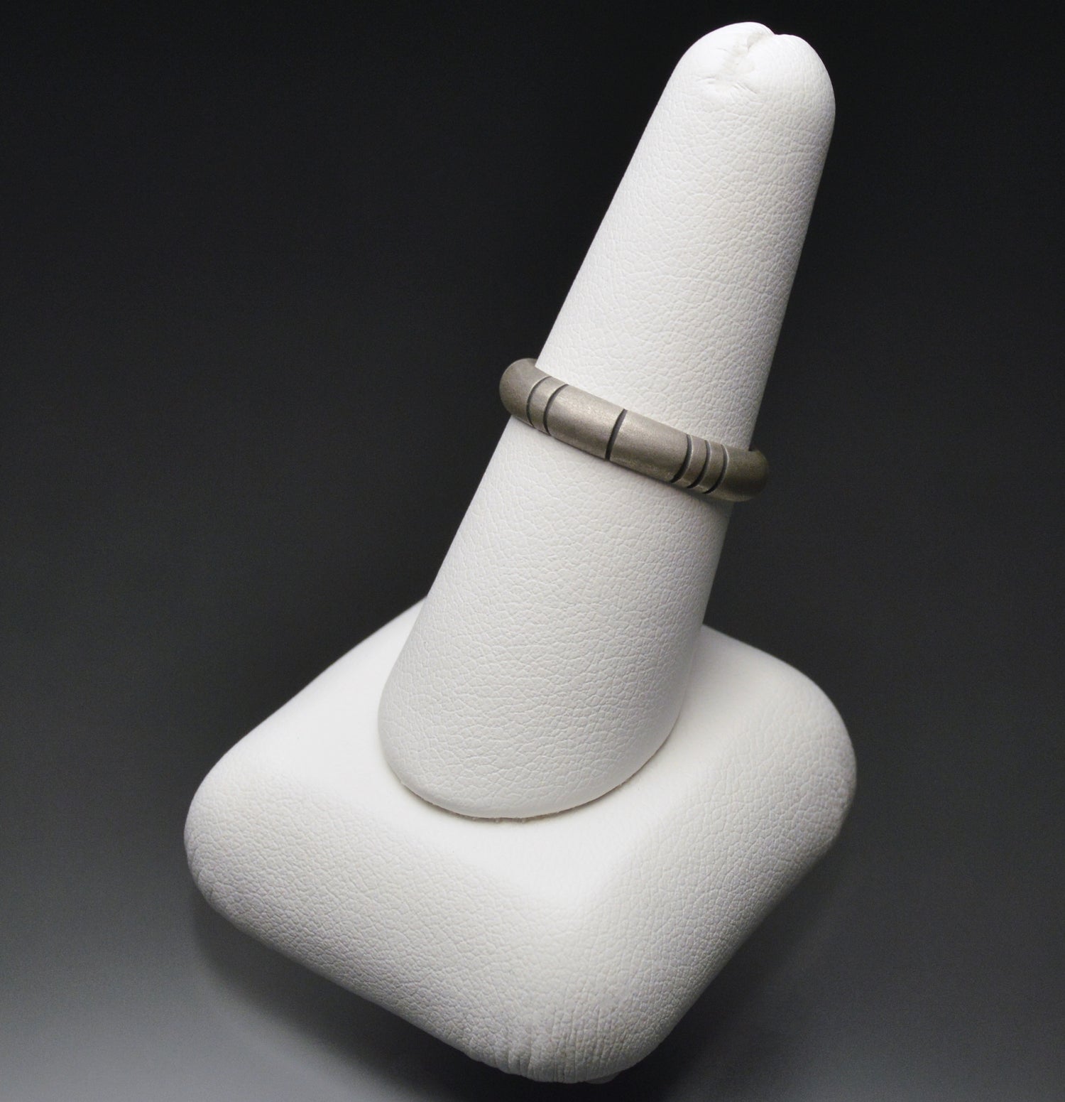 Vertical Line Band Ring